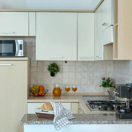 Izzhome Everyway 아파트